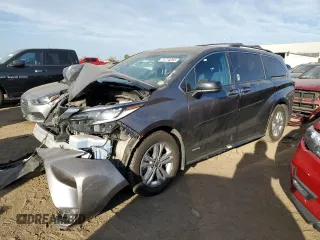 2021 Toyota Sienna XSE with VIN 5TDXSKFC8MS039072, listed as a Copart auction lot 74714394 with 41,670 mi miles and Salvage Title. Bid and sale history available at carsss.com. Image 1.