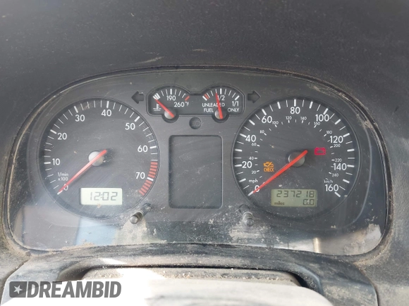 2000 Volkswagen Jetta GL z VIN 3VWRC29M0YM171403, wystawiony jako IAAI lot #42043392 z przebiegiem 237 218 mil mil oraz . Historia ofert i sprzedaży dostępna na DreamBid. Obrazek 7.