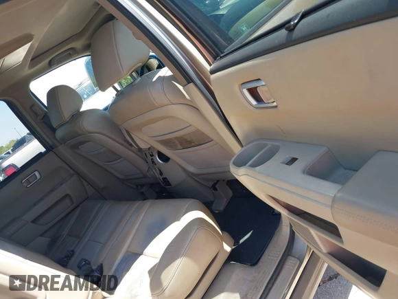 2011 Honda Pilot Touring with VIN 5FNYF4H94BB021952, listed as a IAAI auction lot 41985940 with 170,043 mi miles. Bid and sale history available at carsss.com. Image 8.