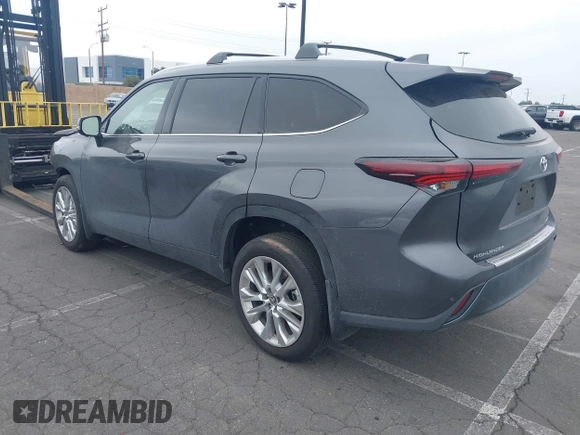 2024 Toyota Highlander LE z VIN 5TDKDRAH7RS534256, wystawiony jako IAAI lot #41609608 z przebiegiem 6 255 mil mil oraz . Historia ofert i sprzedaży dostępna na DreamBid. Obrazek 3.