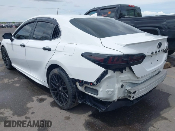 2020 Toyota Camry SE z VIN 4T1G11AKXLU908241, wystawiony jako IAAI lot #42093849 z przebiegiem 132 855 mil mil oraz . Historia ofert i sprzedaży dostępna na DreamBid. Obrazek 3.
