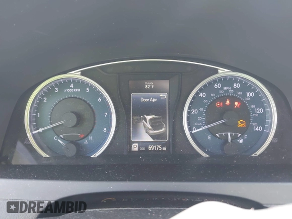 2017 Toyota Camry XLE with VIN 4T1BF1FK5HU677387, listed as a IAAI auction lot 42139984 with 69,175 mi miles and . Bid and sale history available at DreamBid. Image 7.