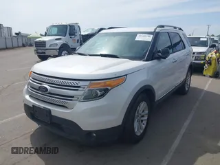 2013 Ford Explorer XLT with VIN 1FM5K7D93DGC81320, listed as a IAAI auction lot 42160748 with 196,740 mi miles and . Bid and sale history available at carsss.com. Image 2.