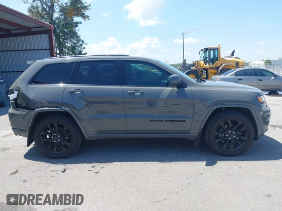 2020 Jeep Grand Cherokee Altitude with VIN 1C4RJFAG3LC141313, listed as a IAAI auction lot 41925706 with 61,000 mi miles. Bid and sale history available at carsss.com. Image 13.
