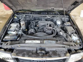 2002 GMC Sonoma SLS with VIN 1GTCS19W728165469, listed as a Copart auction lot 77183144 with 175,428 mi miles and Salvage Title. Bid and sale history available at carsss.com. Image 11.