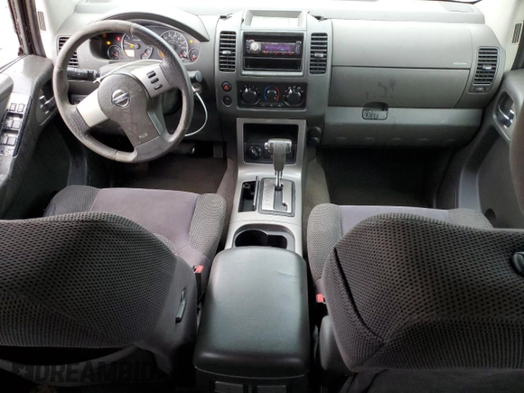 2006 Nissan Pathfinder SE z VIN 5N1AR18W46C638490, wystawiony jako Copart lot #49821735 z przebiegiem 233 063 mil mil oraz Szkoda całkowita • Salvage title. Historia ofert i sprzedaży dostępna na DreamBid. Obrazek 8.
