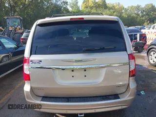 2015 Chrysler Town & Country Limited Platinum with VIN 2C4RC1GGXFR619209, listed as a IAAI auction lot 40366234 with 163,649 mi miles. Bid and sale history available at carsss.com. Image 17.