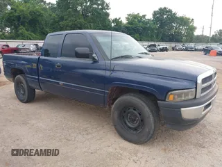 1996 Dodge 1500 z VIN 3B7HC13Z3TG153403, wystawiony jako IAAI lot #42467081 z przebiegiem 230 512 mil mil oraz . Historia ofert i sprzedaży dostępna na DreamBid. Obrazek 1.