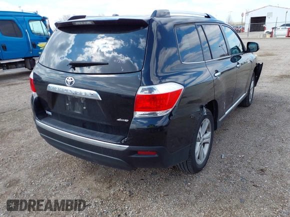 2013 Toyota Highlander Limited z VIN 5TDDK3EH1DS258901, wystawiony jako IAAI lot #42026696 z przebiegiem 110 465 mil mil oraz . Historia ofert i sprzedaży dostępna na DreamBid. Obrazek 4.