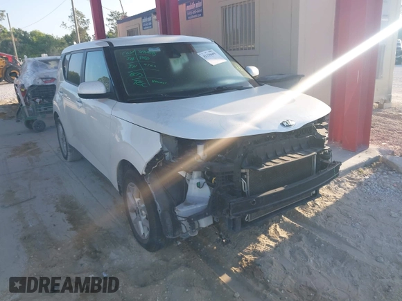 2020 Kia Soul S with VIN KNDJ23AU8L7004004, listed as a IAAI auction lot 42130609 with 97,843 mi miles and . Bid and sale history available at DreamBid. Image 1.