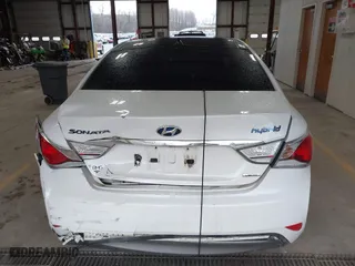 2015 Hyundai Sonata Hybrid Limited with VIN KMHEC4A40FA119364, listed as a IAAI auction lot 40883259 with 148,969 mi miles. Bid and sale history available at carsss.com. Image 16.