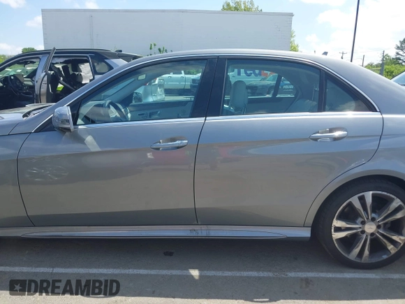 2014 Mercedes-Benz E 350 Sport with VIN WDDHF5KB7EA999026, listed as a IAAI auction lot 41929685 with 119,827 mi miles and . Bid and sale history available at carsss.com. Image 14.