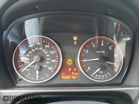 2006 BMW 3 Series 330i с VIN WBAVB33536PS19010, выставлен на аукционе Copart как лот 52313985 с пробегом 262 388 миль миль и Чистый • Clean title. История ставок и продаж доступна на DreamBid. Изображение 9.
