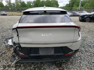 2022 Kia EV6 Wind with VIN KNDC34LA9N5059834, listed as a Copart auction lot 54963404 with 52,622 mi miles and Salvage Title. Bid and sale history available at carsss.com. Image 6.