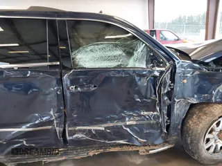2018 GMC Yukon Denali with VIN 1GKS2CKJ4JR349089, listed as a IAAI auction lot 41862503 with 117,134 mi miles. Bid and sale history available at carsss.com. Image 5.