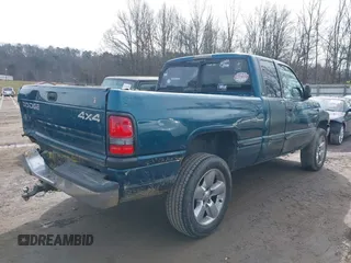1998 Dodge 1500 z VIN 1B7HF13Y4WJ203422, wystawiony jako IAAI lot #41589831 z przebiegiem 454 838 mil mil oraz . Historia ofert i sprzedaży dostępna na DreamBid. Obrazek 4.