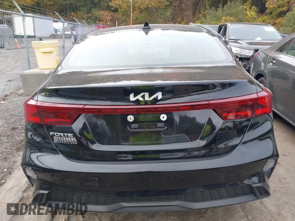 2023 Kia Forte LXS z VIN 3KPF24AD1PE642421, wystawiony jako IAAI lot #40528615 z przebiegiem 9 683 mil mil oraz . Historia ofert i sprzedaży dostępna na DreamBid. Obrazek 17.