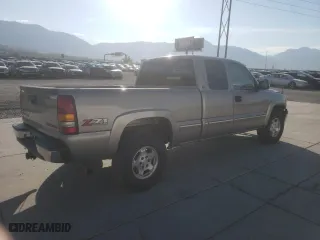 2001 Chevrolet Silverado 1500 LT with VIN 2GCEK19T111341349, listed as a Copart auction lot 70488904 with 153,530 mi miles and Salvage Title. Bid and sale history available at carsss.com. Image 3.
