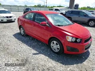 2012 Chevrolet Sonic LS z VIN 1G1JA5SH2C4174661, wystawiony jako Copart lot #56650635 z przebiegiem 128 258 mil mil oraz Szkoda całkowita • Salvage title. Historia ofert i sprzedaży dostępna na DreamBid. Obrazek 13.