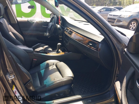 2006 BMW 3 Series 325i с VIN WBAVB13576KX51510, выставлен на аукционе IAAI как лот 42768678 с пробегом 236 318 миль миль и . История ставок и продаж доступна на DreamBid. Изображение 5.