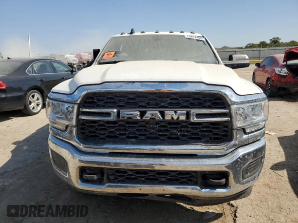 2022 Ram 3500 Tradesman with VIN 3C63R3GLXNG318593, listed as a Copart auction lot 75897454 with 0 mi miles and Salvage Title. Bid and sale history available at carsss.com. Image 5.