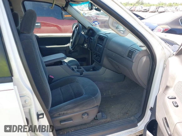 2002 Ford Explorer XLT with VIN 1FMZU63E22ZC43843, listed as a IAAI auction lot 41886199 with 255,857 mi miles and . Bid and sale history available at DreamBid. Image 5.