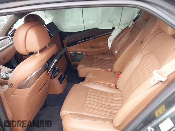 2020 Genesis G90 Ultimate z VIN KMTF54PH1LU081314, wystawiony jako IAAI lot #41642178 z przebiegiem 122 450 mil mil oraz . Historia ofert i sprzedaży dostępna na DreamBid. Obrazek 8.