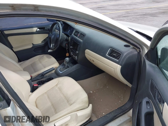 2012 Volkswagen Jetta SE с VIN 3VWDP7AJ4CM308882, выставлен на аукционе IAAI как лот 41923116 с пробегом 218 886 миль миль и . История ставок и продаж доступна на DreamBid. Изображение 5.