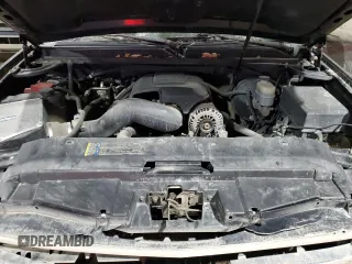 2010 Chevrolet Suburban LTZ with VIN 1GNUKKE38AR283830, listed as a Copart auction lot 84887104 with 298,548 mi miles and Salvage Title. Bid and sale history available at carsss.com. Image 12.