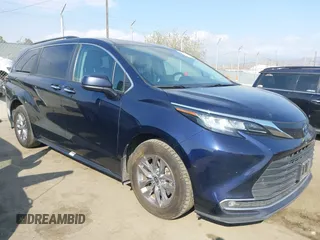 2022 Toyota Sienna XLE z VIN 5TDJRKEC6NS097525, wystawiony jako IAAI lot #40407332 z przebiegiem 144 303 mil mil oraz . Historia ofert i sprzedaży dostępna na DreamBid. Obrazek 1.