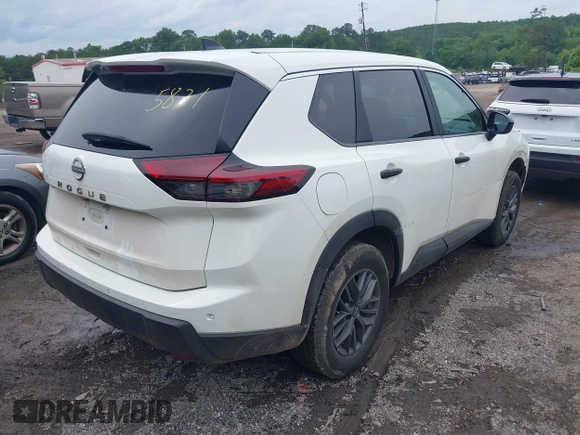 2024 Nissan Rogue S z VIN 5N1BT3AA4RC681960, wystawiony jako IAAI lot #42216264 z przebiegiem 37 882 mil mil oraz . Historia ofert i sprzedaży dostępna na DreamBid. Obrazek 4.