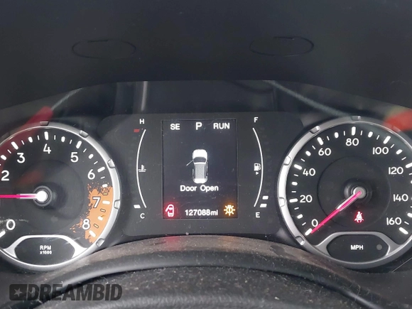 2017 Jeep Renegade Sport with VIN ZACCJBAB6HPG43142, listed as a IAAI auction lot 41719128 with 127,088 mi miles and . Bid and sale history available at carsss.com. Image 7.