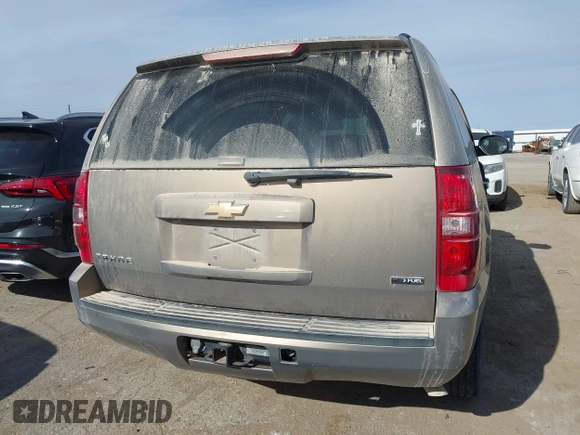 2007 Chevrolet Tahoe LTZ z VIN 1GNFC130X7R241919, wystawiony jako IAAI lot #41270202 z przebiegiem Nie podano mil oraz . Historia ofert i sprzedaży dostępna na DreamBid. Obrazek 16.