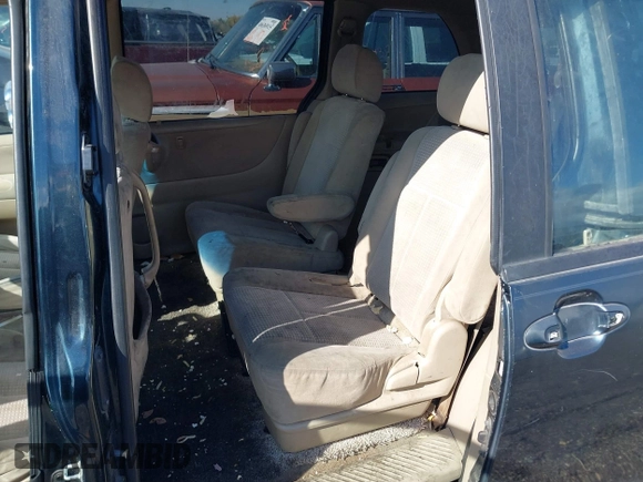 2005 Mazda MPV LX with VIN JM3LW28A650547549, listed as a IAAI auction lot 40682851 with 212,438 mi miles. Bid and sale history available at carsss.com. Image 8.