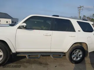 2021 Toyota 4Runner SR5 with VIN JTEEU5JR3M5239888, listed as a IAAI auction lot 41503559 with 154,147 mi miles. Bid and sale history available at carsss.com. Image 14.