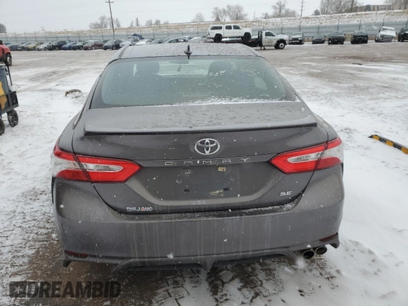 2020 Toyota Camry SE z VIN 4T1G11AK6LU943973, wystawiony jako Copart lot #88141975 z przebiegiem 77 589 mil mil oraz Szkoda całkowita • Salvage title. Historia ofert i sprzedaży dostępna na DreamBid. Obrazek 6.
