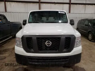 2019 Nissan NV Cargo S z VIN 1N6BF0KM6KN805981, wystawiony jako Copart lot #46591835 z przebiegiem 164 540 mil mil oraz Tytuł czysty. Historia ofert i sprzedaży dostępna na DreamBid. Obrazek 5.