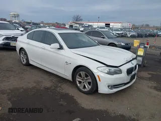 2012 BMW 5 Series 528i xDrive with VIN WBAXH5C53CDW10660, listed as a IAAI auction lot 41016708 with 157,757 mi miles and . Bid and sale history available at carsss.com. Image 1.