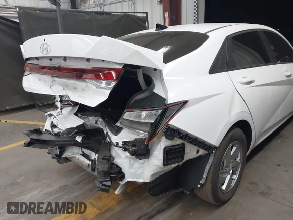 2025 Hyundai Elantra SE z VIN KMHLL4DG5SU913590, wystawiony jako IAAI lot #41900727 z przebiegiem 3 406 mil mil oraz . Historia ofert i sprzedaży dostępna na DreamBid. Obrazek 6.