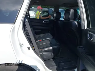2014 Nissan Pathfinder Platinum with VIN 5N1AR2MN8EC717632, listed as a IAAI auction lot 42474040 with 190,041 mi miles and . Bid and sale history available at DreamBid. Image 8.