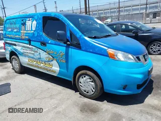 2017 Nissan NV200 S z VIN 3N6CM0KN4HK715293, wystawiony jako IAAI lot #42514023 z przebiegiem 180 967 mil mil oraz . Historia ofert i sprzedaży dostępna na DreamBid. Obrazek 1.