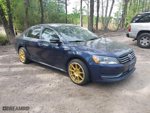 2014 Volkswagen Passat Wolfsburg Ed with VIN 1VWAT7A37EC020875, listed as a IAAI auction lot 42088494 with 190,356 mi miles. Bid and sale history available at carsss.com. Image 1.