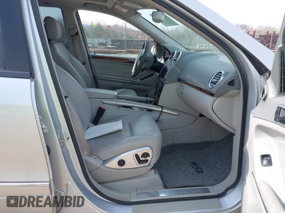 2009 Mercedes-Benz GL-Class 3.0L BlueTEC with VIN 4JGBF25E59A500388, listed as a IAAI auction lot 41772042 with 189,211 mi miles. Bid and sale history available at carsss.com. Image 5.