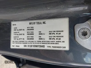 2019 Tesla Model 3 Long Range z VIN 5YJ3E1EB9KF230493, wystawiony jako IAAI lot #42084204 z przebiegiem 112 548 mil mil oraz . Historia ofert i sprzedaży dostępna na DreamBid. Obrazek 9.