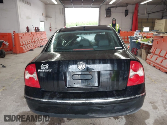 2005 Volkswagen Passat GLS with VIN WVWAD63B55P037732, listed as a IAAI auction lot 42330922 with 119,157 mi miles and . Bid and sale history available at DreamBid. Image 16.