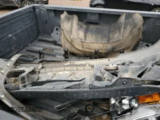 2018 GMC Sierra 2500HD Denali z VIN 1GT12UEY4JF128650, wystawiony jako Copart lot #51102895 z przebiegiem 131 010 mil mil oraz Szkoda całkowita • Salvage title. Historia ofert i sprzedaży dostępna na DreamBid. Obrazek 12.