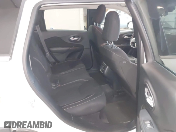2016 Jeep Cherokee Latitude with VIN 1C4PJMCS5GW341286, listed as a IAAI auction lot 40723940 with 113,040 mi miles and . Bid and sale history available at DreamBid. Image 8.