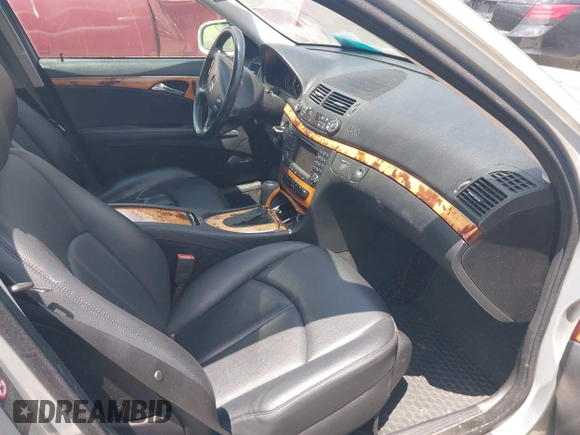 2007 Mercedes-Benz E 350 z VIN WDBUF56X17B147734, wystawiony jako IAAI lot #42453861 z przebiegiem 167 326 mil mil oraz . Historia ofert i sprzedaży dostępna na DreamBid. Obrazek 5.