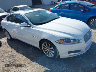 2015 Jaguar XF T Premium z VIN SAJWA0FS0FPU42472, wystawiony jako IAAI lot #42230649 z przebiegiem Nie podano mil oraz . Historia ofert i sprzedaży dostępna na DreamBid. Obrazek 1.