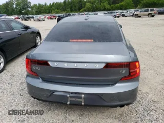 2018 Volvo S90 Momentum with VIN LVY982AK4JP015551, listed as a Copart auction lot 49139633 with 87,529 mi miles. Bid and sale history available at carsss.com. Image 6.